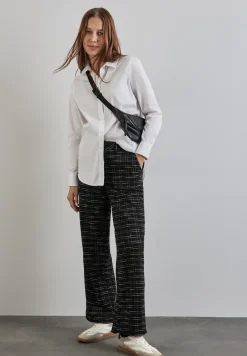 Geruite bouclé broek