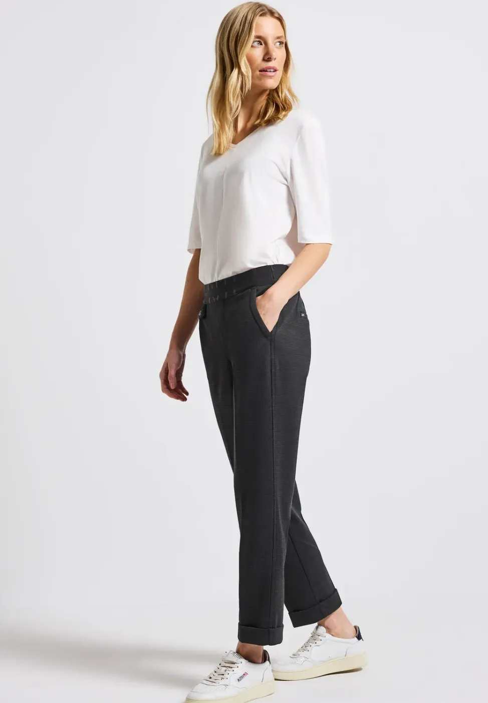 Geruite chino met band in de taille