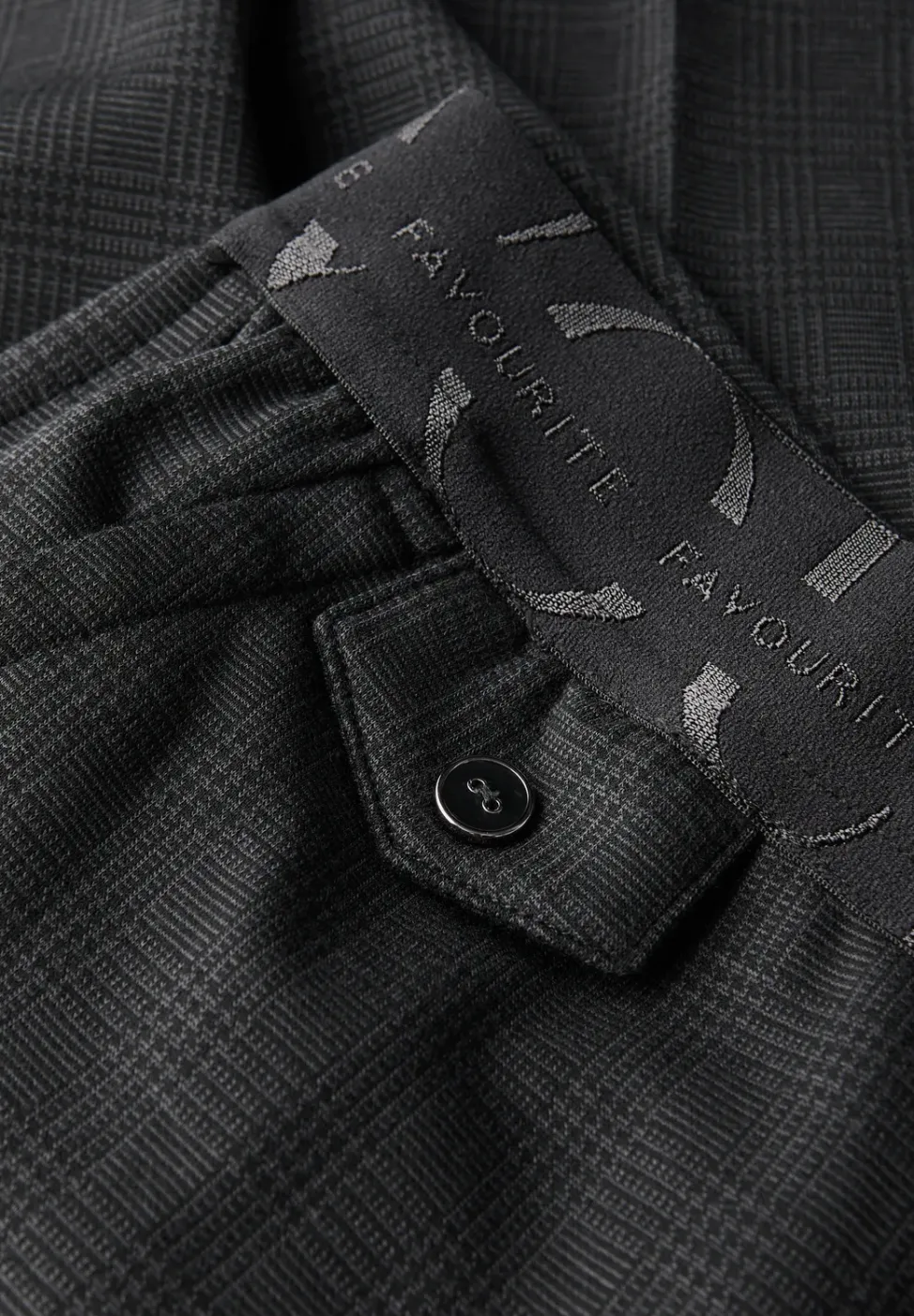 Geruite chino met band in de taille