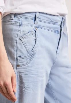 High Waist Barrel Leg Jeans in Loose Fit