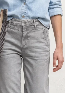 High Waist Barrel Leg Jeans in Loose Fit