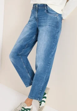 High Waist Barrel Leg Jeans in Loose Fit