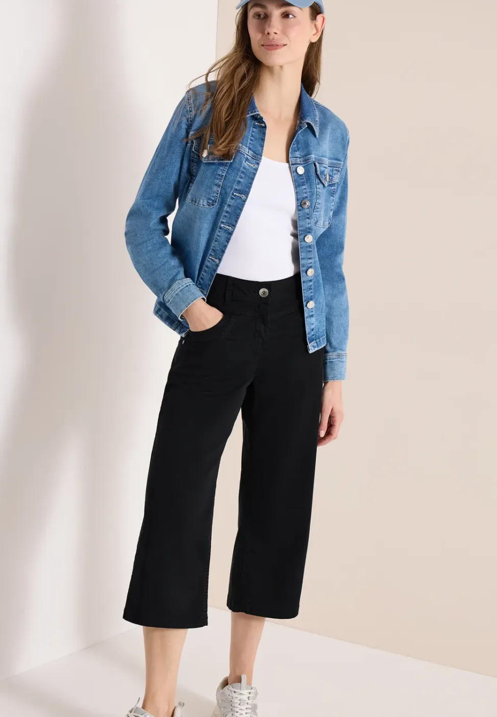 High Waist broek met uitlopende pijpen in Loose Fit