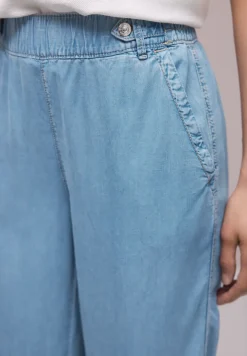 High Waist broek met Wide Legs en knoopdetails