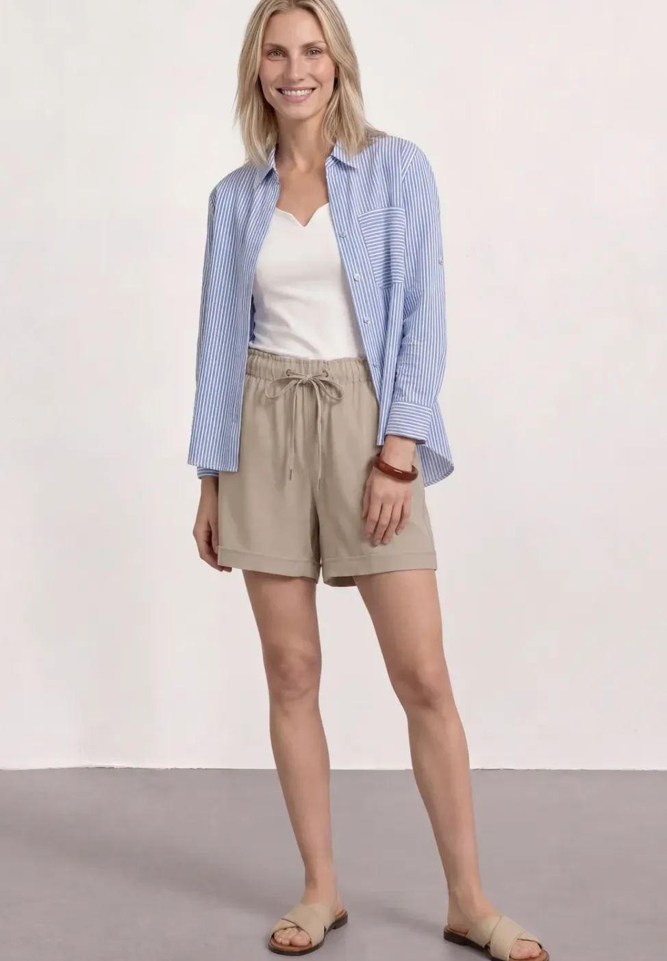 High Waist shorts met paperbag tailleband