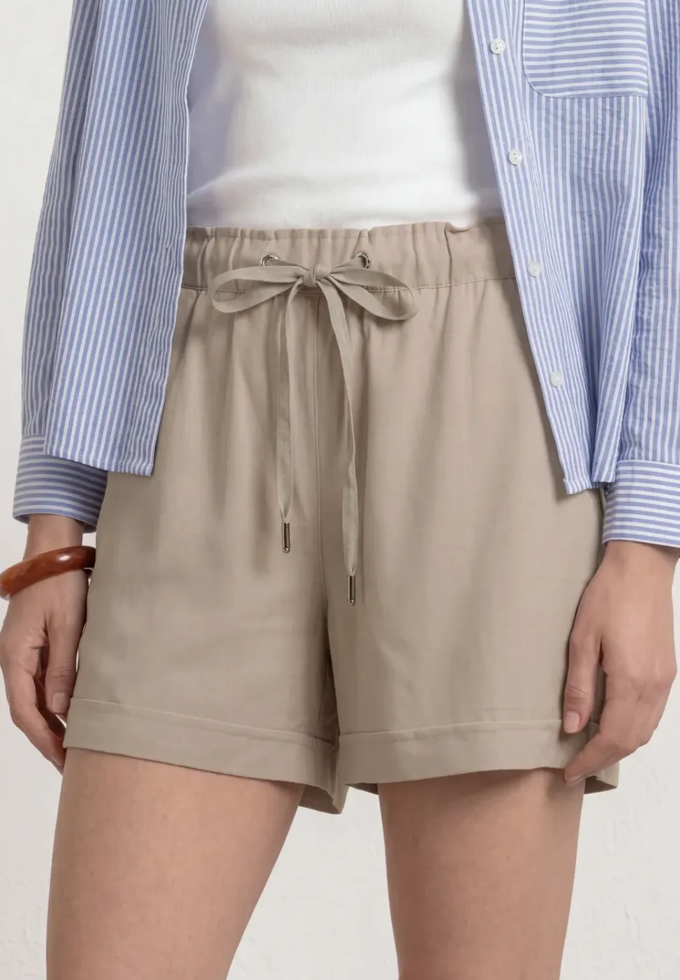 High Waist shorts met paperbag tailleband