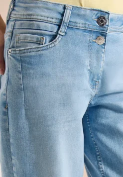 High Waist Barrel Leg Jeans in Loose Fit