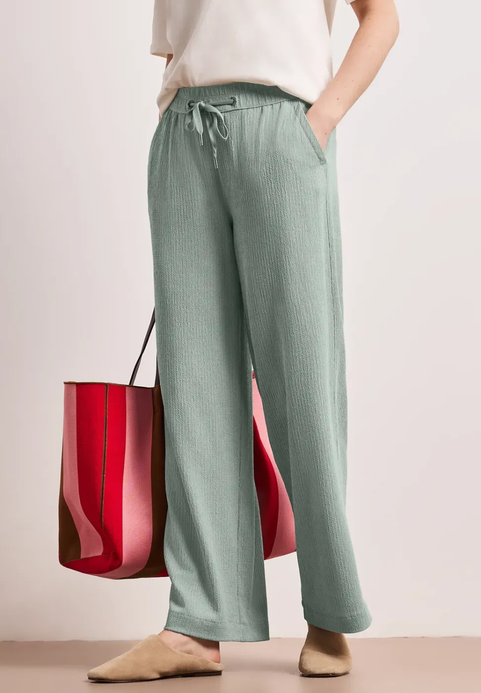 High Waist broek met wijde pijpen in casual pasvorm