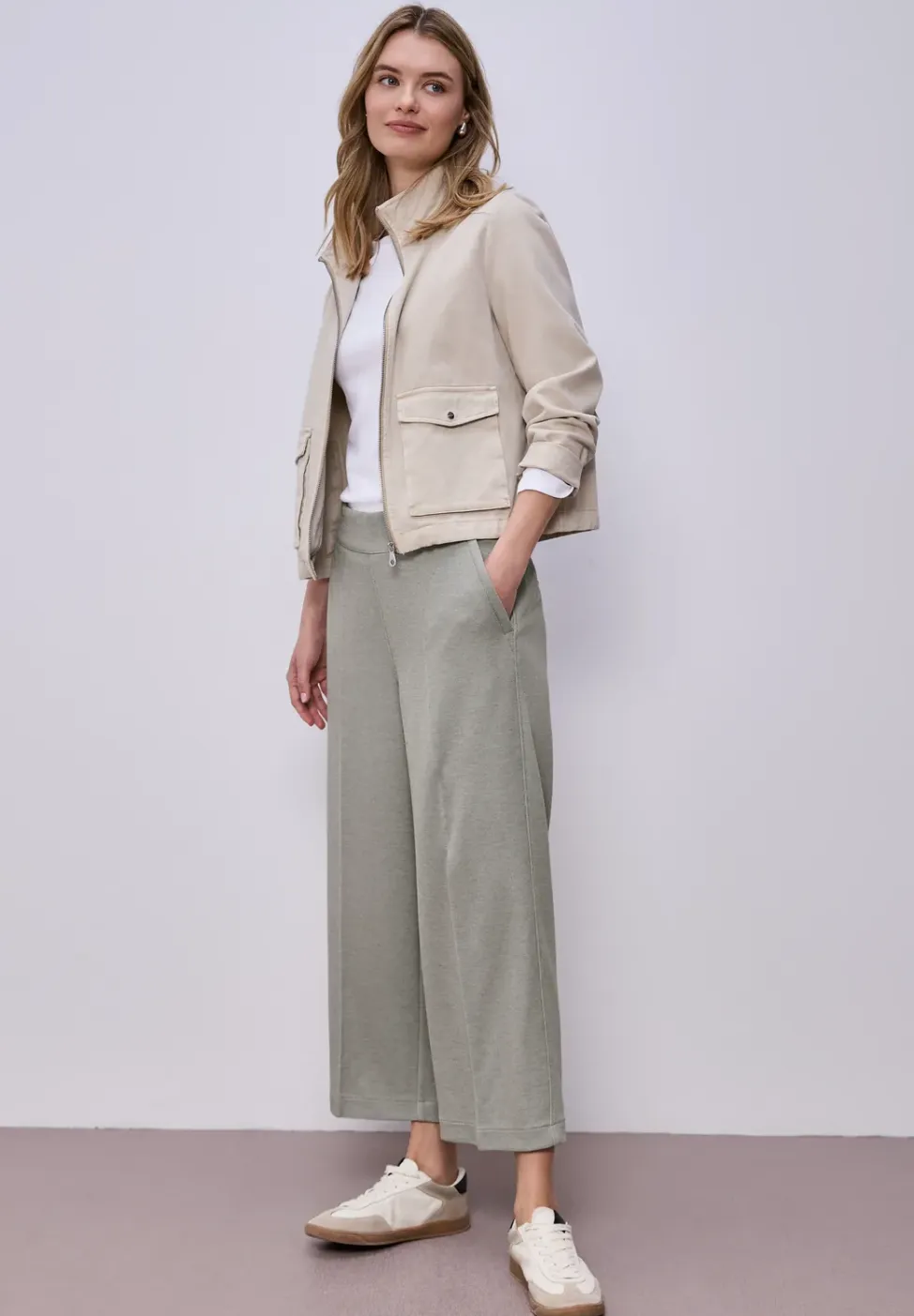 High Waist broek met wijde pijpen in casual pasvorm