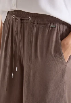 High Waist shorts met Wide Legs en structuur