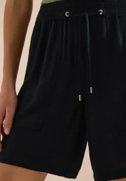 High Waist shorts met Wide Legs en structuur