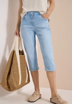 High Waist Slim Legs jeans in Slim Fit