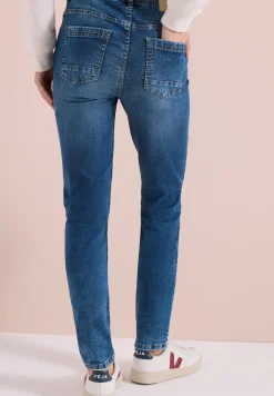 High Waist Slim Legs jeans in Slim Fit