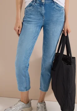 High Waist straight leg jeans in Slim Fit