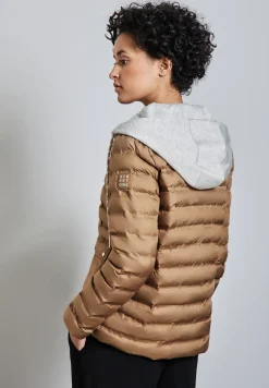 Jacke mit abnehmbarer Kapuze