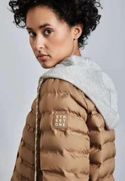 Jacke mit abnehmbarer Kapuze