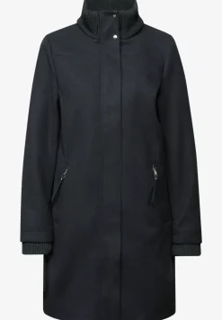 Jas met gebreide details