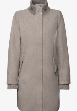 Jas met gebreide details