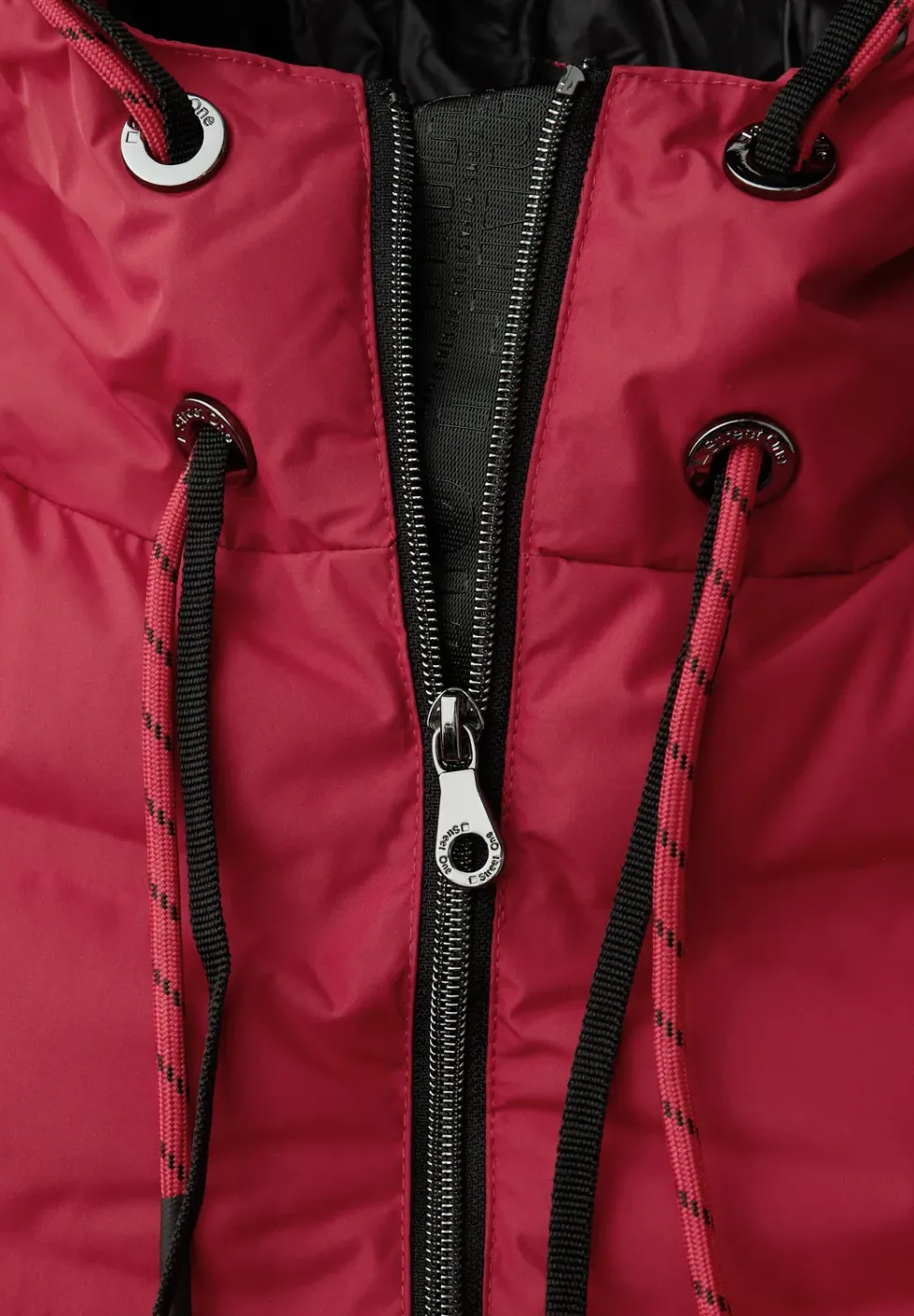Jas met gelijmde naden