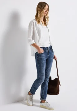 Jeans met destroyed details