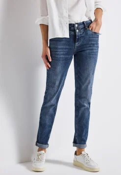 Jeans met destroyed details