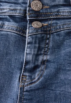 Jeans met destroyed details