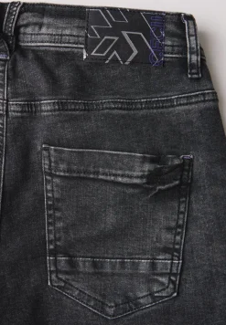 Jeans met details
