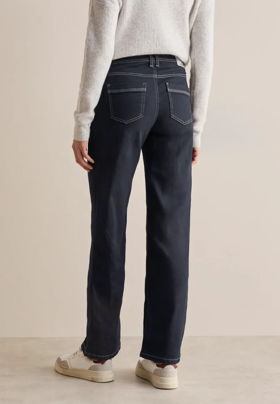 Jeans met gespoelde wassing
