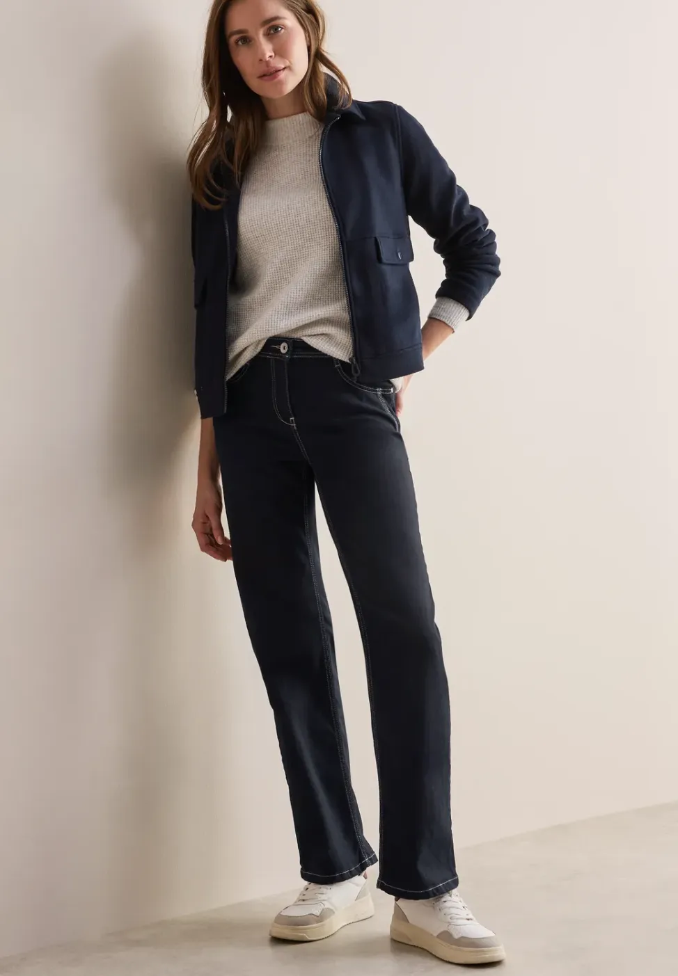 Jeans met gespoelde wassing