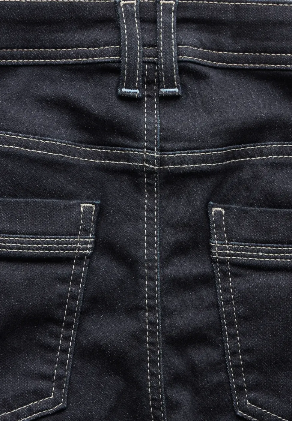 Jeans met gespoelde wassing