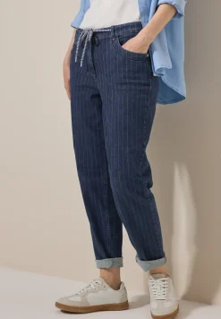 Jeans met krijtstreeplook