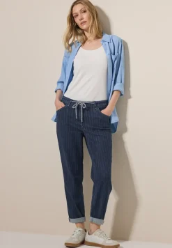 Jeans met krijtstreeplook