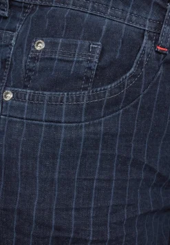Jeans met krijtstreeplook