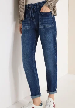 Jeans met opgestikte zakken