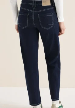 Jeans met taps toelopende pijpen