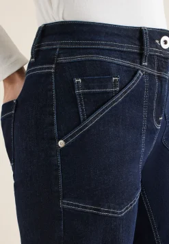 Jeans met taps toelopende pijpen