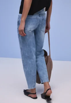 Jeans met taps toelopende pijpen