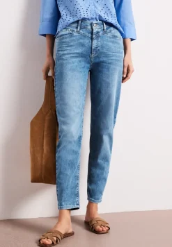 Jeans met taps toelopende pijpen in een Loose Fit
