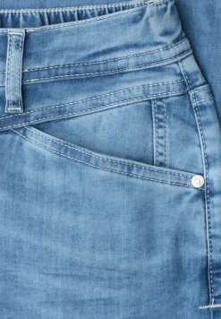 Jeans met taps toelopende pijpen in een Loose Fit