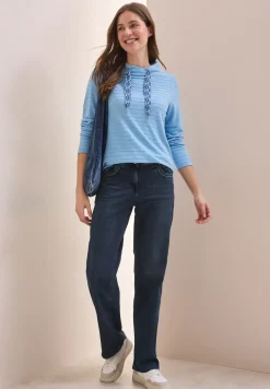Jeans met wijde pijpen en borduursel