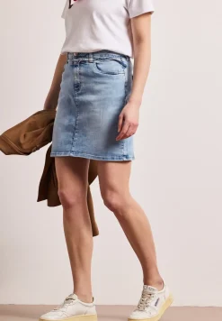 Knielange denim rok met riemdetail