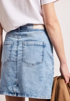 Knielange denim rok met riemdetail