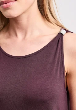 Knielange jurk met gespdetail