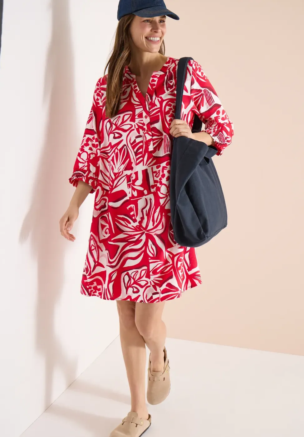 Knielange jurk met grafisch patroon