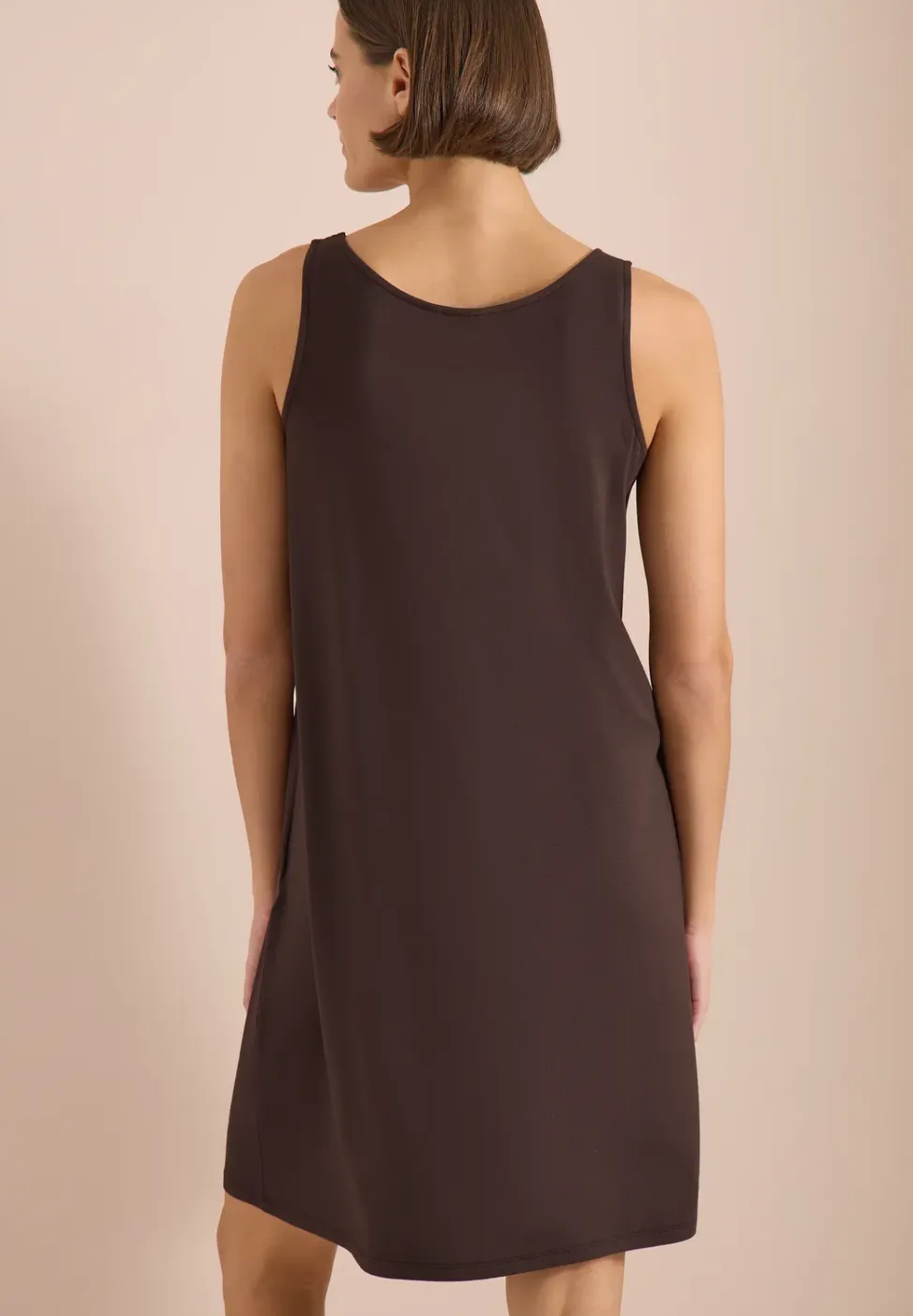 Knielange jurk met knoopdetail