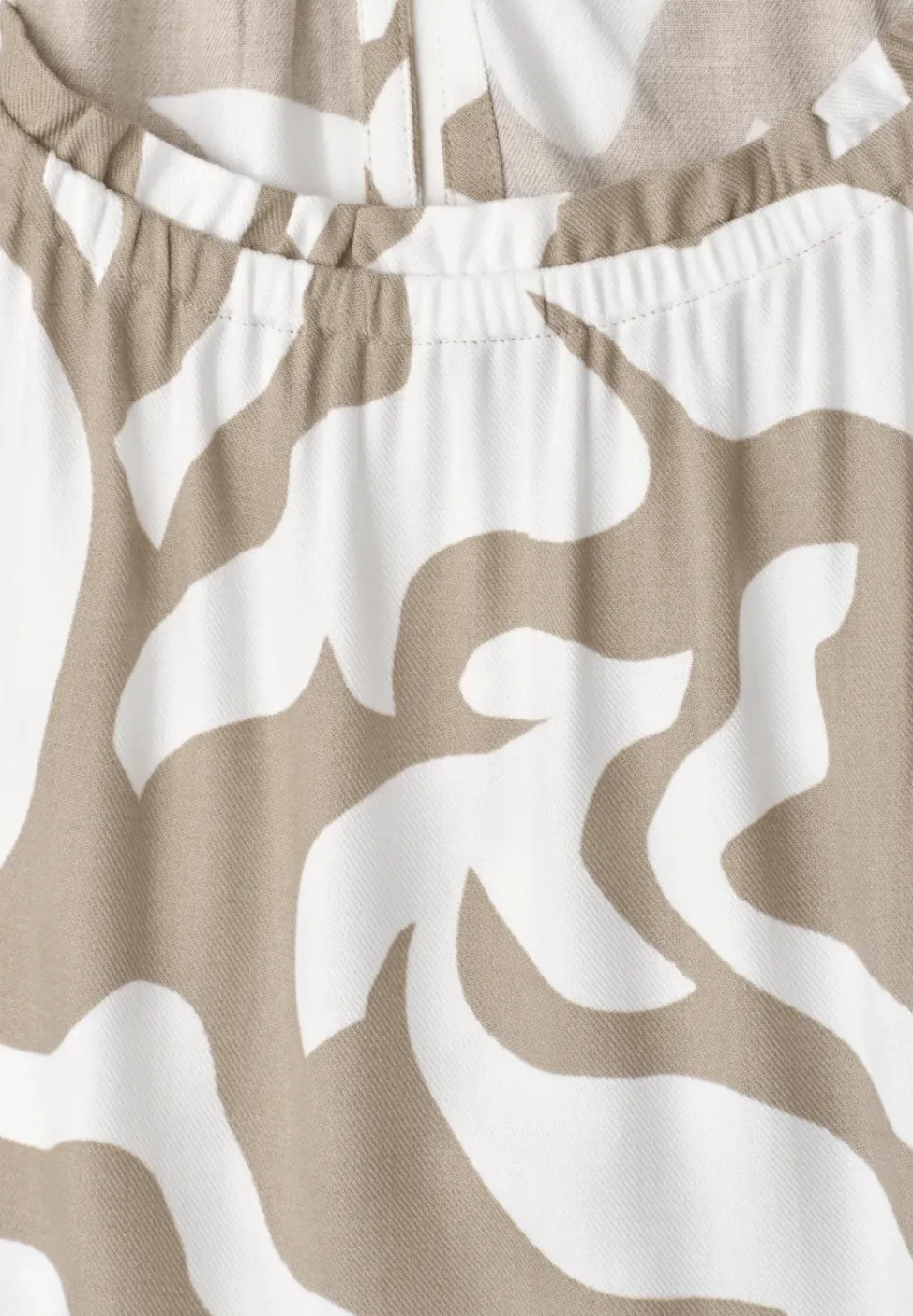 Knielange jurk met ronde hals en print