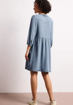 Knielange jurk met ruches in denimlook