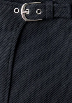 Knielange skort met gesp