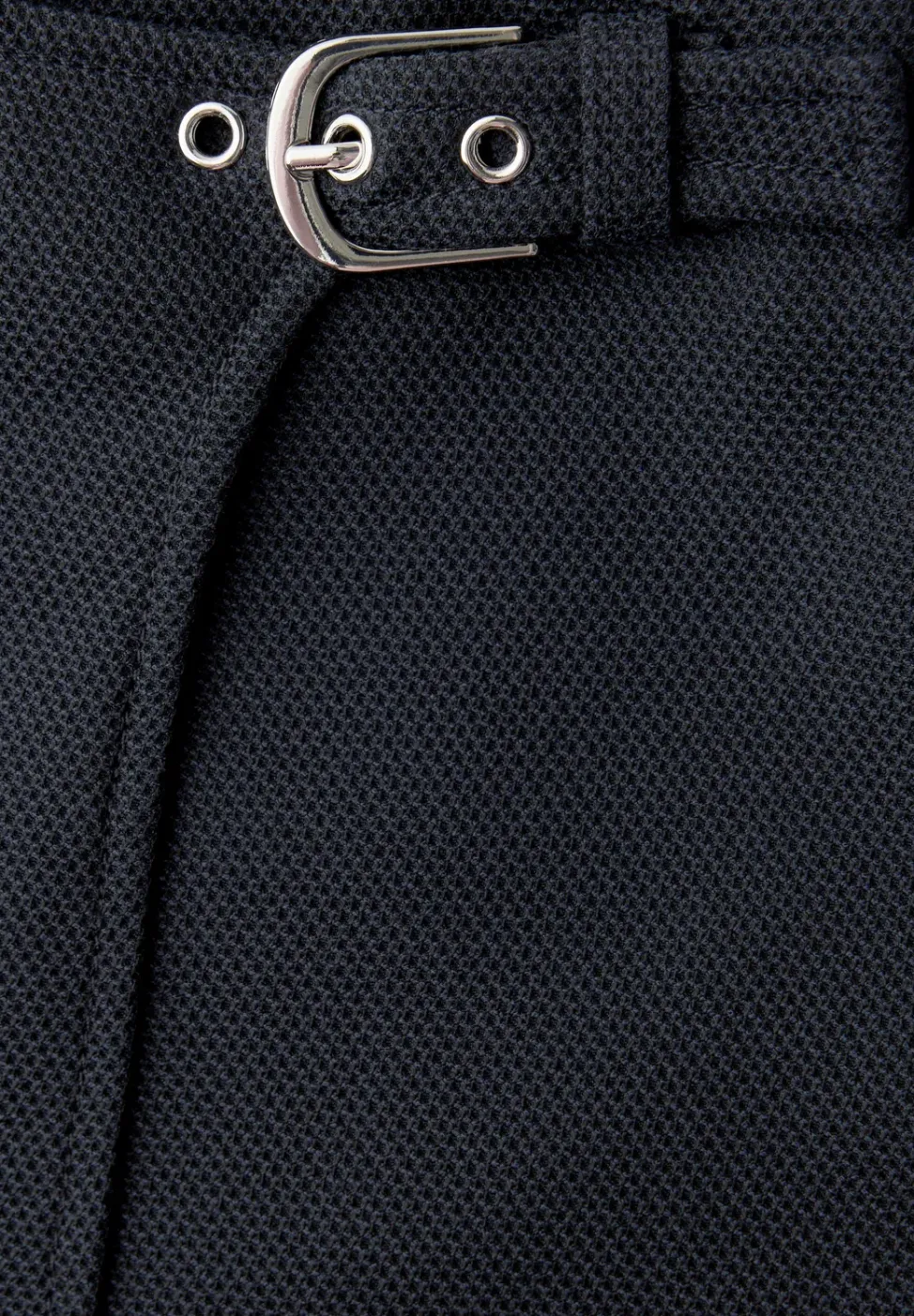 Knielange skort met gesp