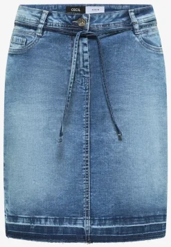 Knielange denim rok met riemdetail